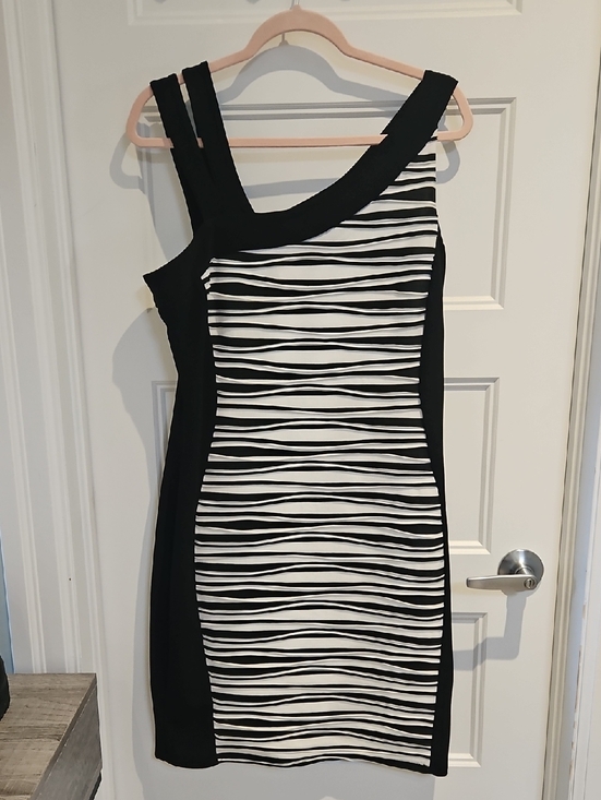 Frank Lyman Design Dresses & Skirts - Frank Lyman Design Black and White One-Shoulder Midi Dress